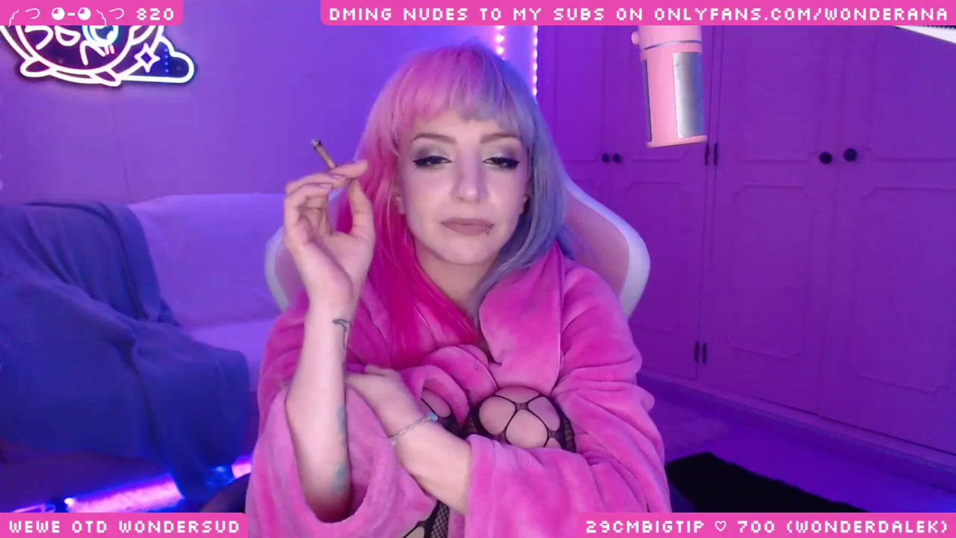 Gallery image thumbnail from WonderAna's myfreecams stream on, 12/24/2023, 04:03 image 9 of 20