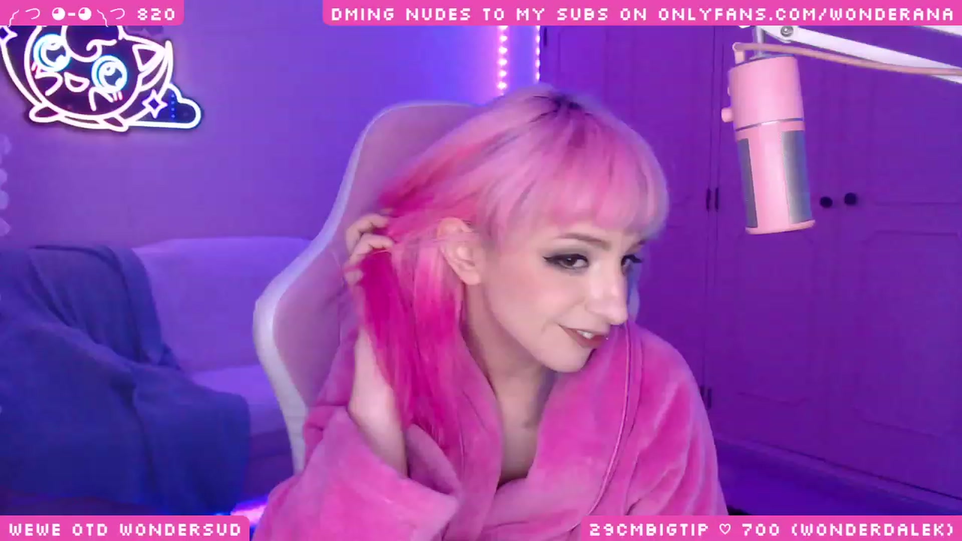 Gallery image thumbnail from WonderAna's myfreecams stream on, 12/24/2023, 04:03 image 4 of 20