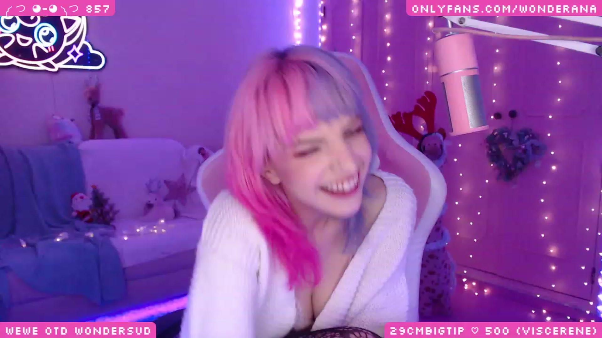 Gallery image thumbnail from WonderAna's myfreecams stream on, 12/27/2023, 03:37 image 8 of 20