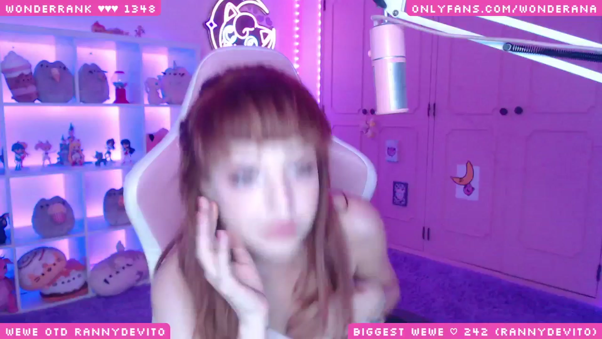 Gallery image thumbnail from WonderAna's myfreecams stream on, 08/05/2024, 24:26 image 12 of 20