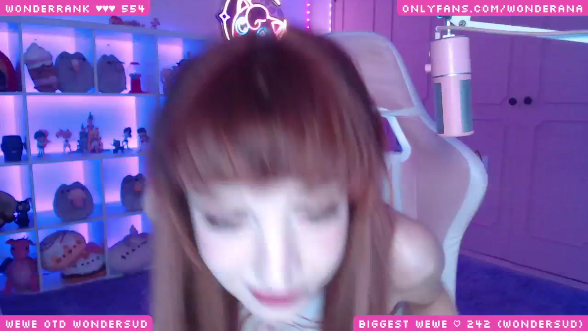 Gallery image thumbnail from WonderAna's myfreecams stream on, 08/16/2024, 03:28 image 9 of 20