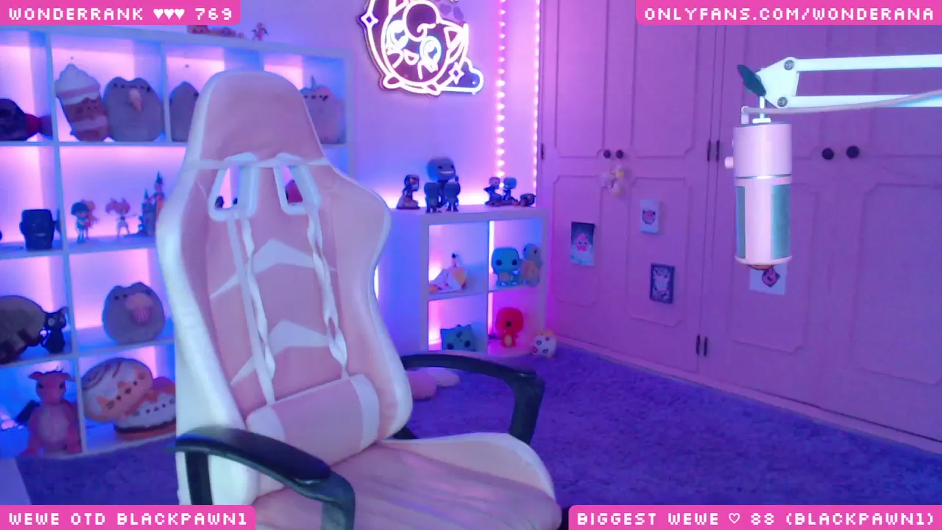 Gallery image thumbnail from WonderAna's myfreecams stream on, 09/17/2024, 06:03 image 14 of 20