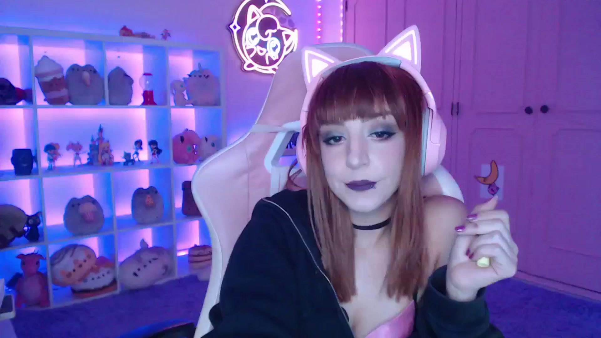 Gallery image thumbnail from WonderAna's myfreecams stream on, 09/23/2024, 02:03 image 1 of 20
