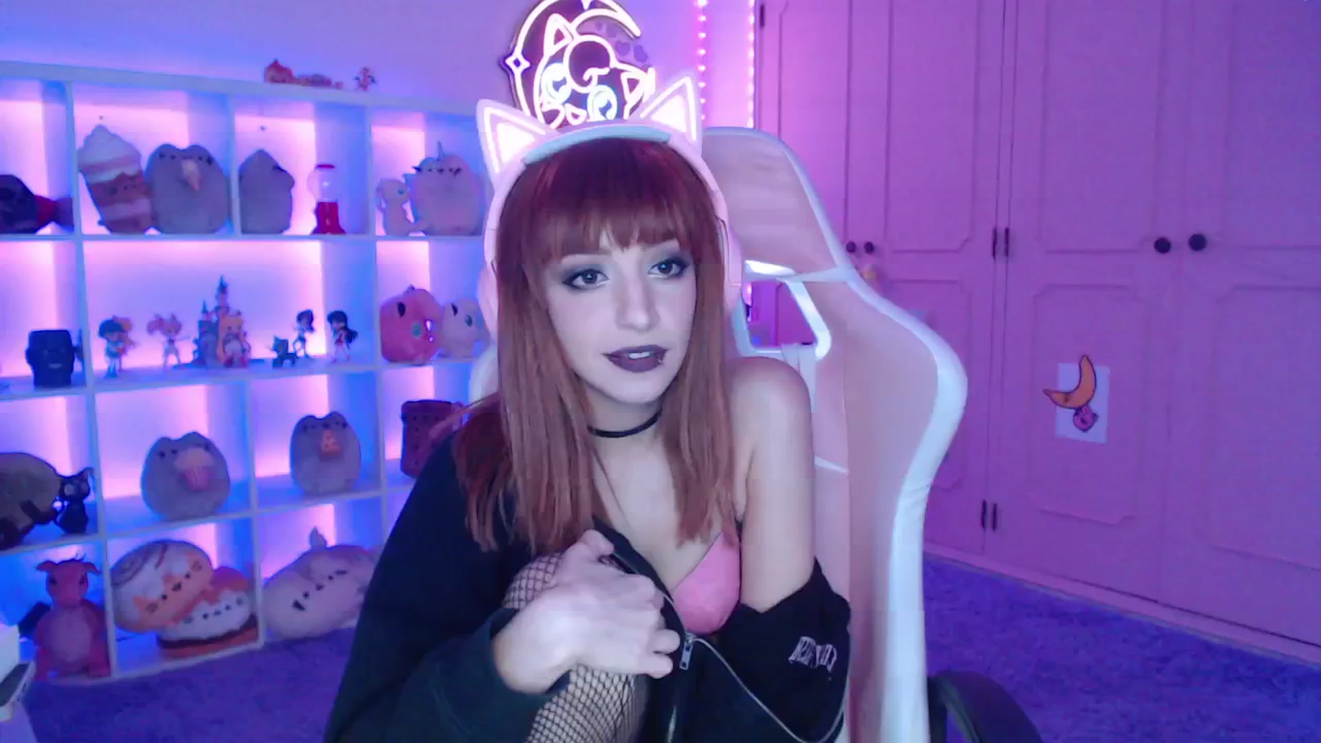 Gallery image thumbnail from WonderAna's myfreecams stream on, 09/23/2024, 02:03 image 7 of 20