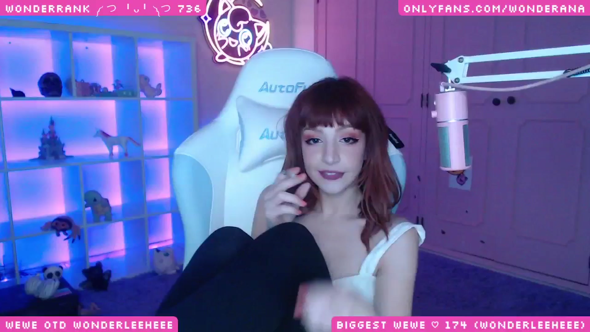 Gallery image thumbnail from WonderAna's myfreecams stream on, 11/30/2024, 04:57 image 19 of 20