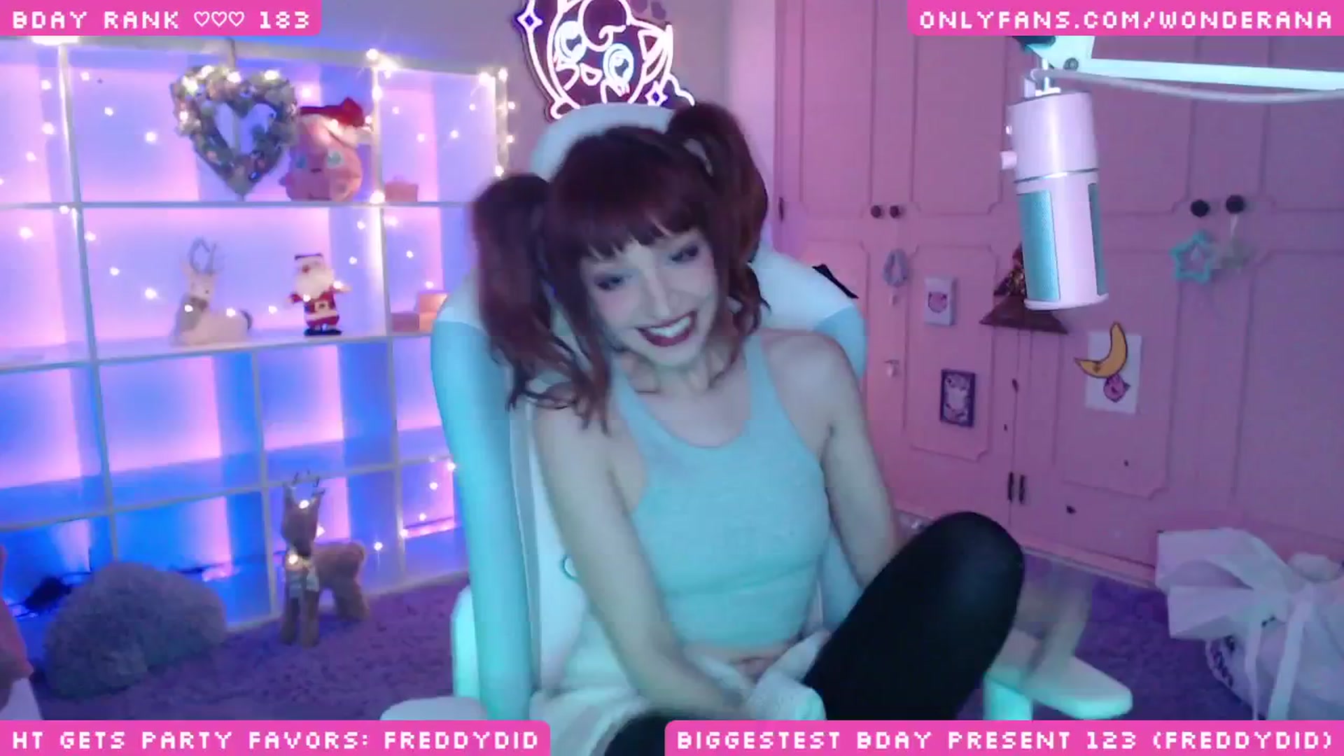 Gallery image thumbnail from WonderAna's myfreecams stream on, 12/08/2024, 05:25 image 17 of 20