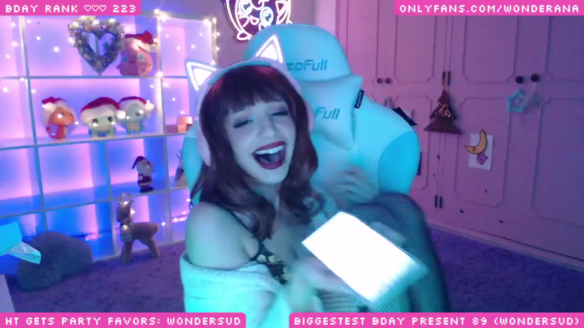 Gallery image thumbnail from WonderAna's myfreecams stream on, 12/09/2024, 02:06 image 12 of 20