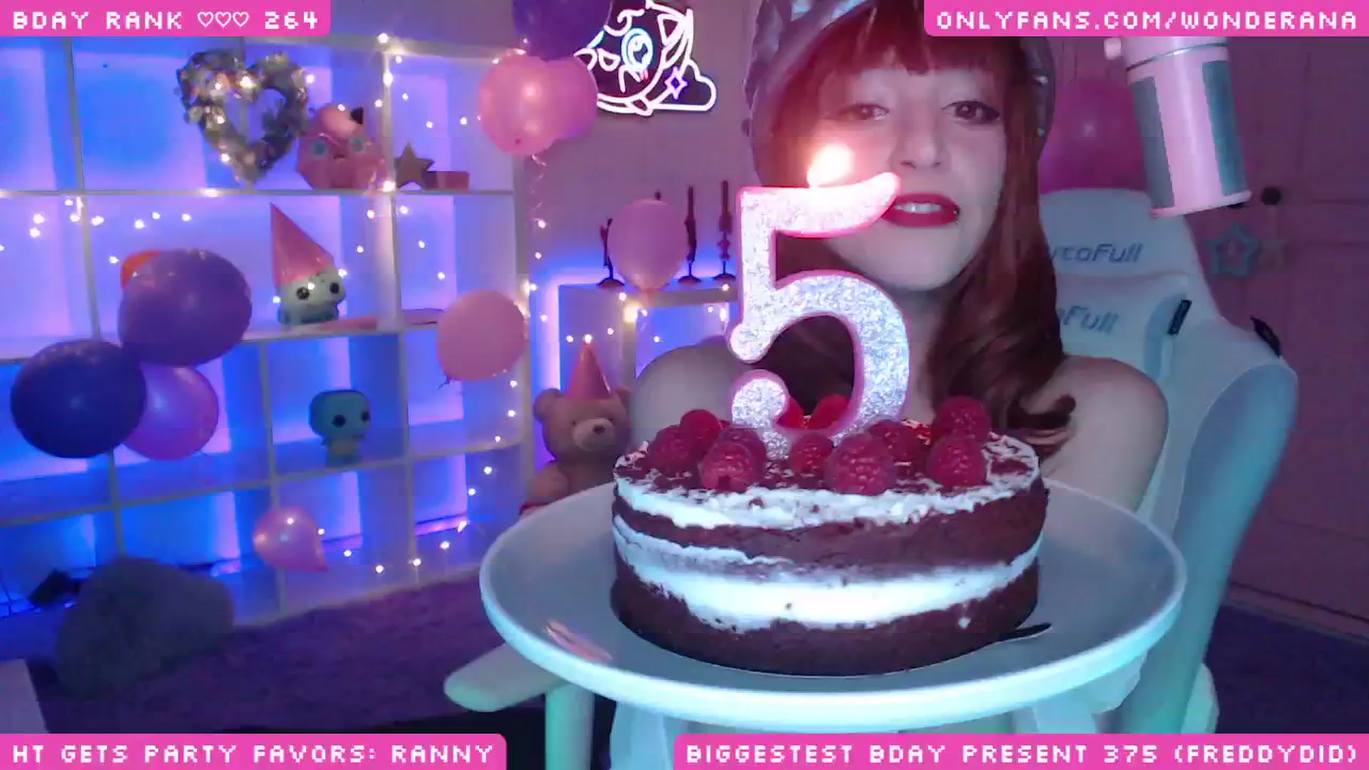 Gallery image thumbnail from WonderAna's myfreecams stream on, 12/11/2024, 06:24 image 6 of 20