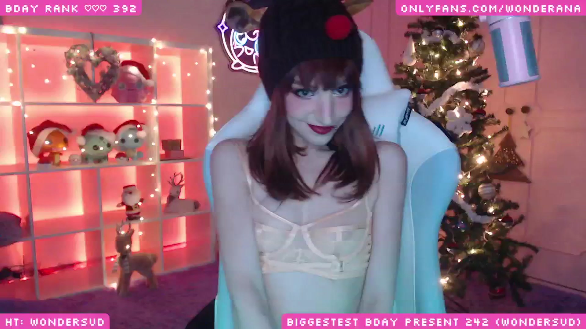 Gallery image thumbnail from WonderAna's myfreecams stream on, 12/21/2024, 05:05 image 2 of 20