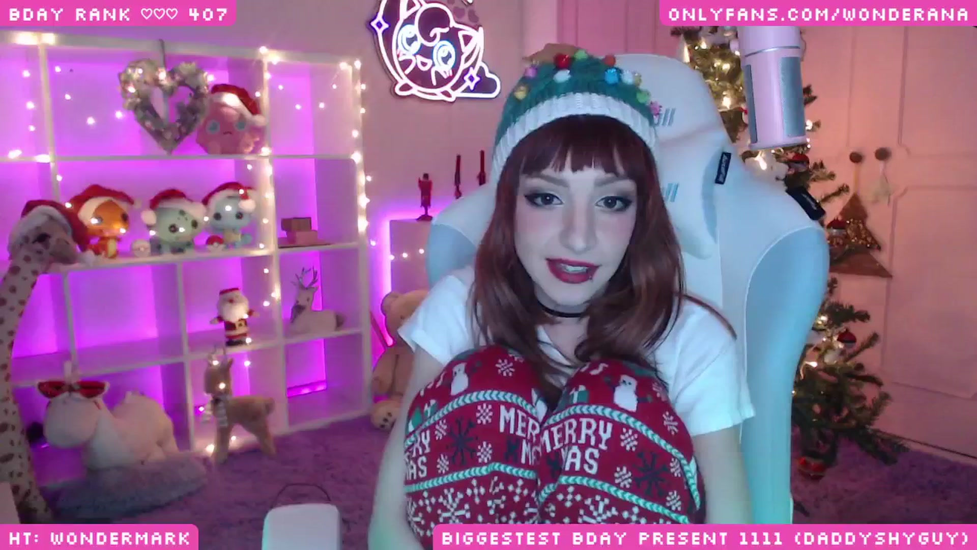 Gallery image thumbnail from WonderAna's myfreecams stream on, 12/25/2024, 07:00 image 6 of 20