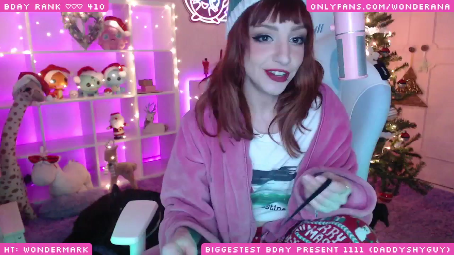 Gallery image thumbnail from WonderAna's myfreecams stream on, 12/25/2024, 07:00 image 17 of 20