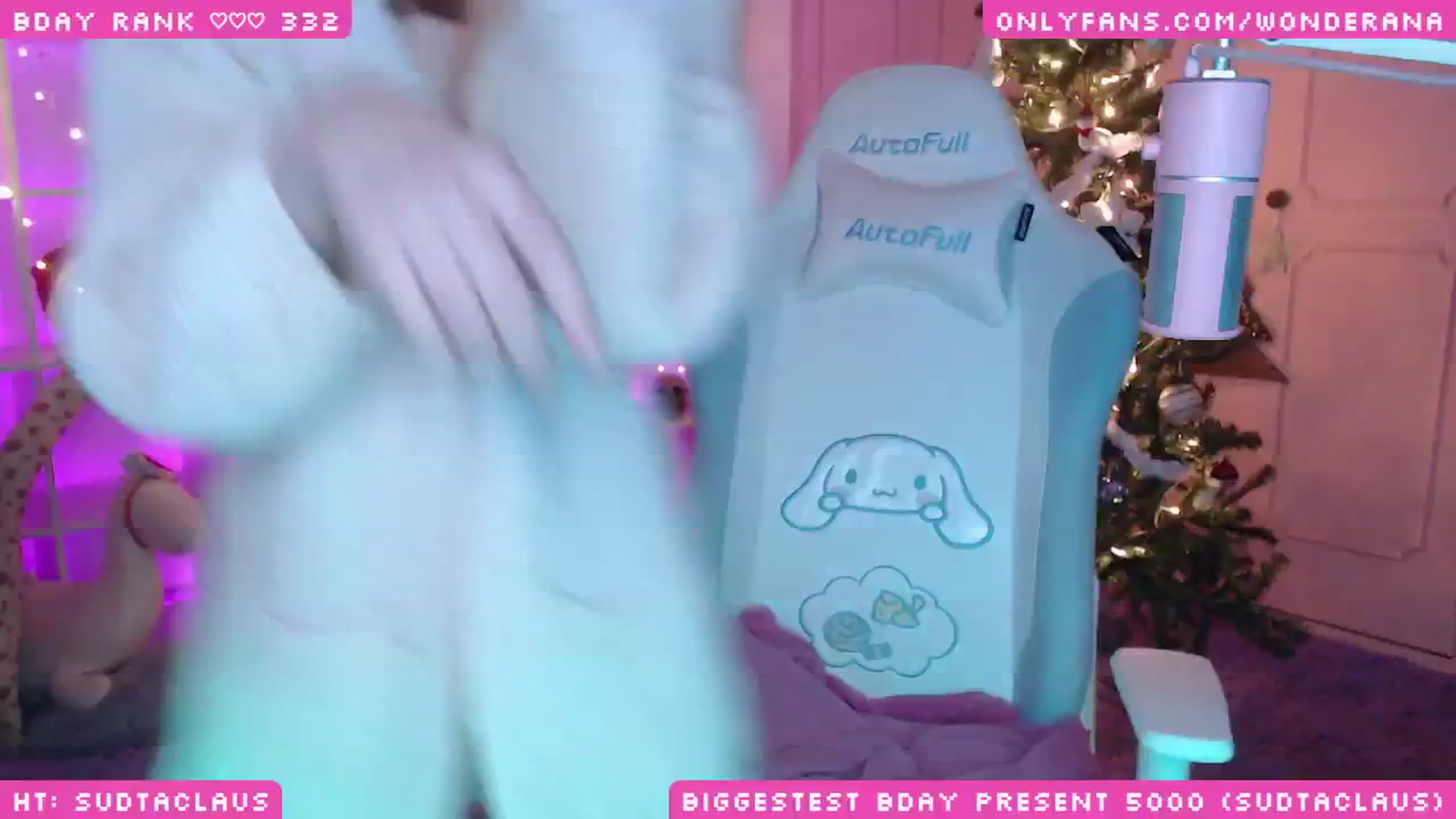 Gallery image thumbnail from WonderAna's myfreecams stream on, 12/26/2024, 05:53 image 13 of 20