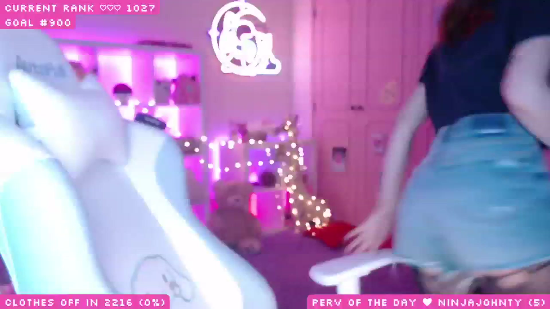 Gallery image thumbnail from WonderAna's myfreecams stream on, 05/20/2025, 24:13 image 4 of 20