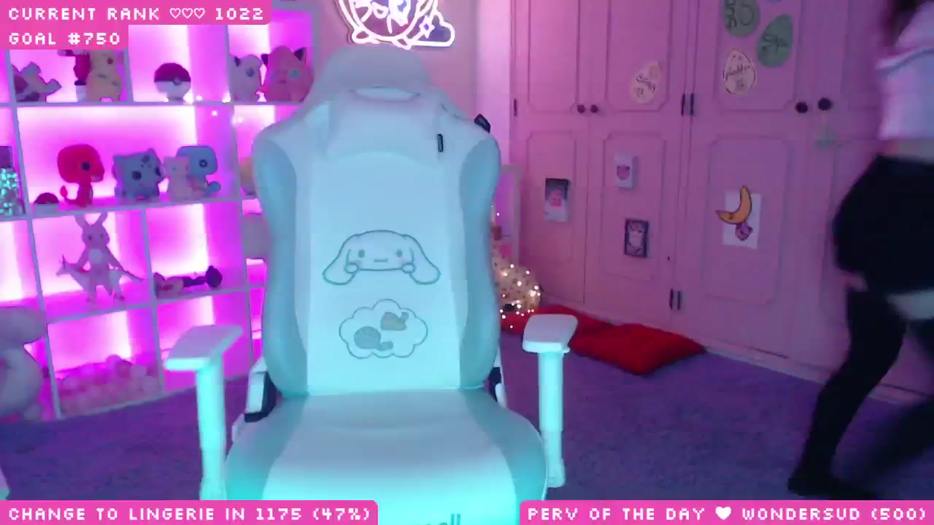 Gallery image thumbnail from WonderAna's myfreecams stream on, 05/22/2025, 24:01 image 6 of 20