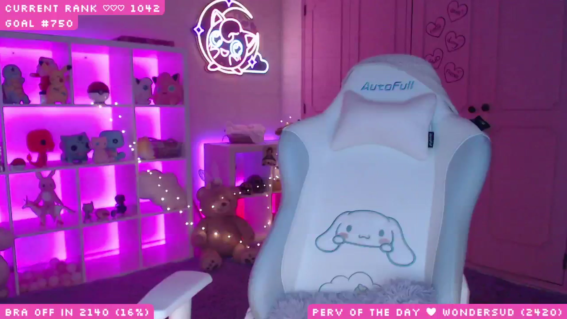 Gallery image thumbnail from WonderAna's myfreecams stream on, 05/30/2025, 24:39 image 15 of 20