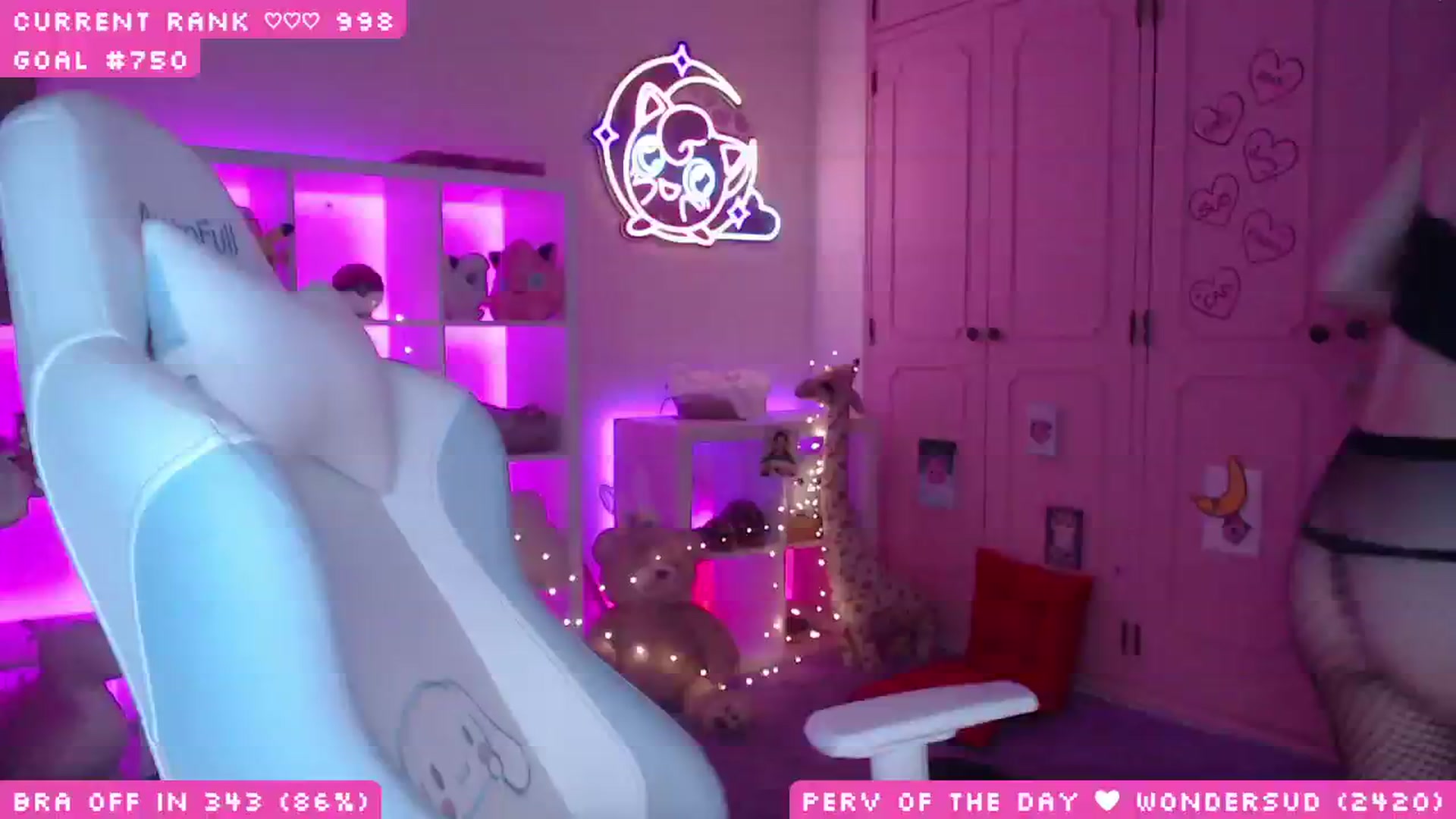 Gallery image thumbnail from WonderAna's myfreecams stream on, 05/30/2025, 02:58 image 13 of 20