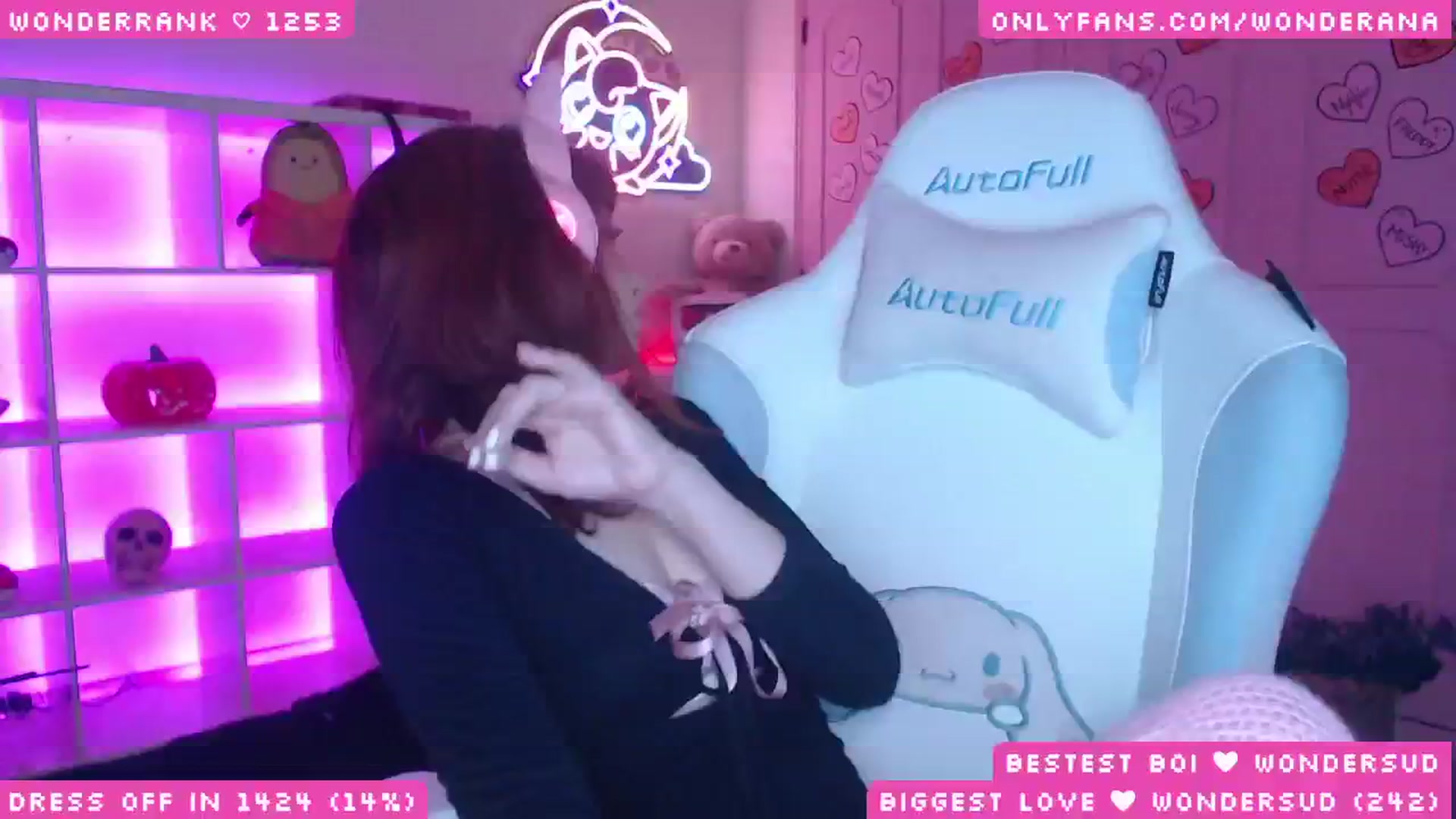 Gallery image thumbnail from WonderAna's myfreecams stream on, 11/03/2025, 01:01 image 9 of 20