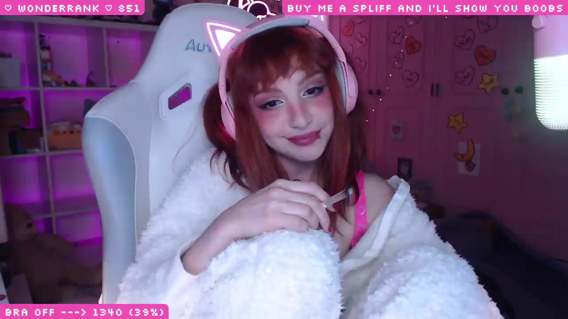 Gallery image thumbnail from WonderAna's myfreecams stream on, 05/08/2026, 01:47 image 13 of 20