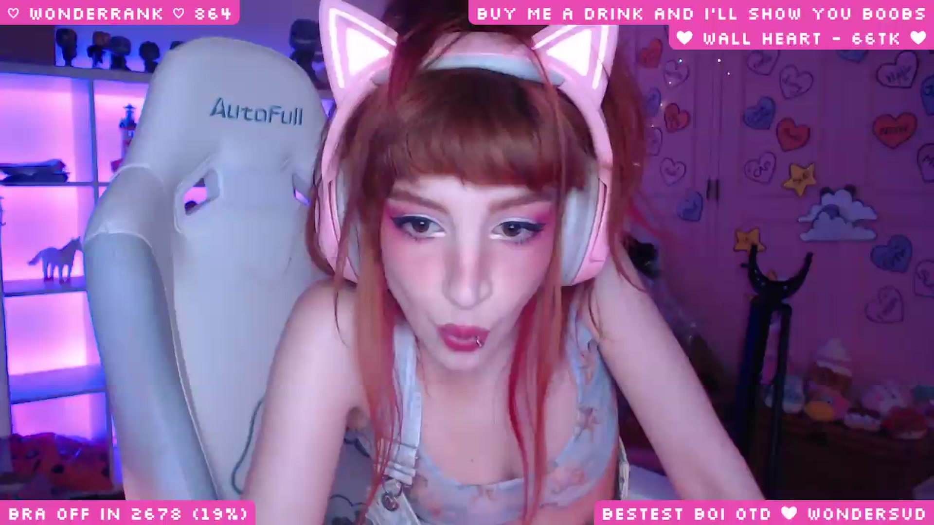 Gallery image thumbnail from WonderAna's myfreecams stream on, 07/06/2026, 24:01 image 18 of 20