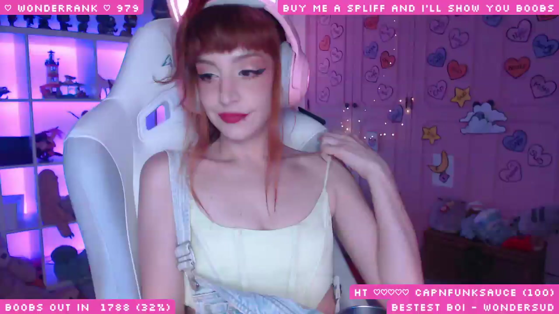 Gallery image thumbnail from WonderAna's myfreecams stream on, 08/18/2026, 03:28 image 13 of 20