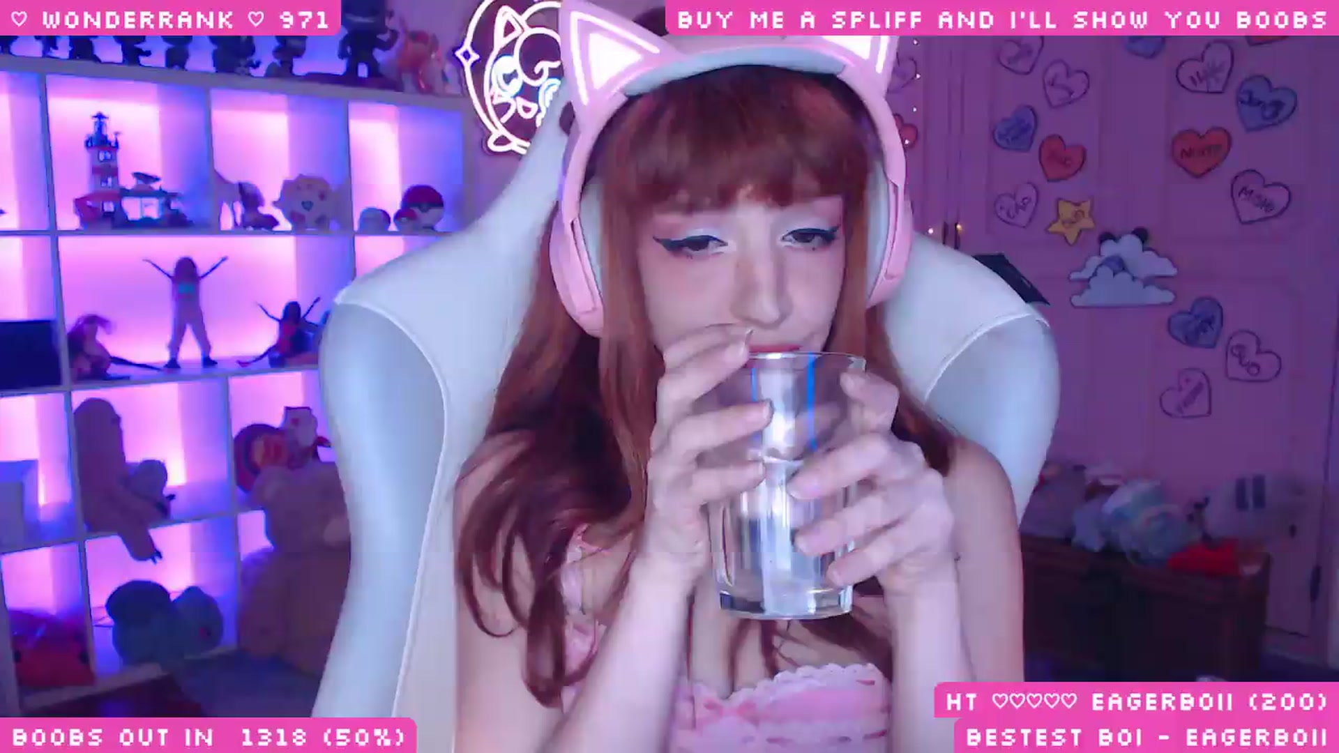 Gallery image thumbnail from WonderAna's myfreecams stream on, 08/19/2026, 03:25 image 14 of 20