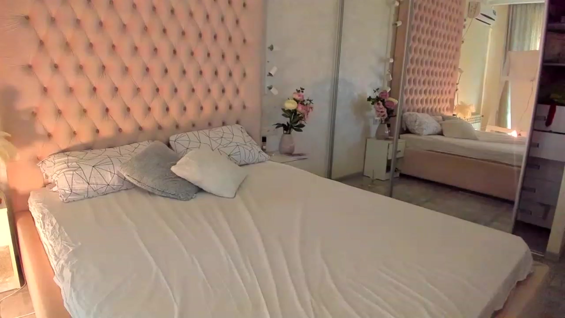 Gallery image thumbnail from WonderGirl_'s myfreecams stream on, 05/13/2023, 15:47 image 4 of 20