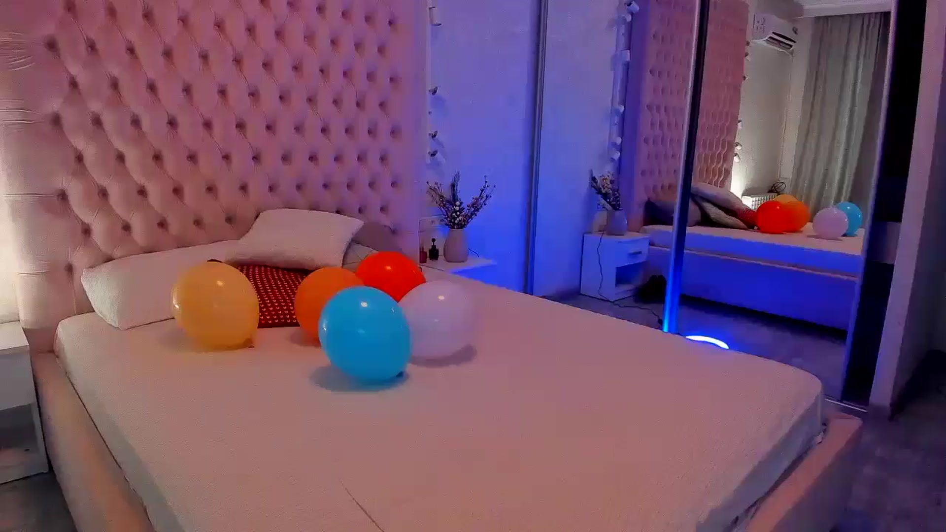 Gallery image thumbnail from WonderKris_'s myfreecams stream on, 06/24/2024, 04:59 image 5 of 20