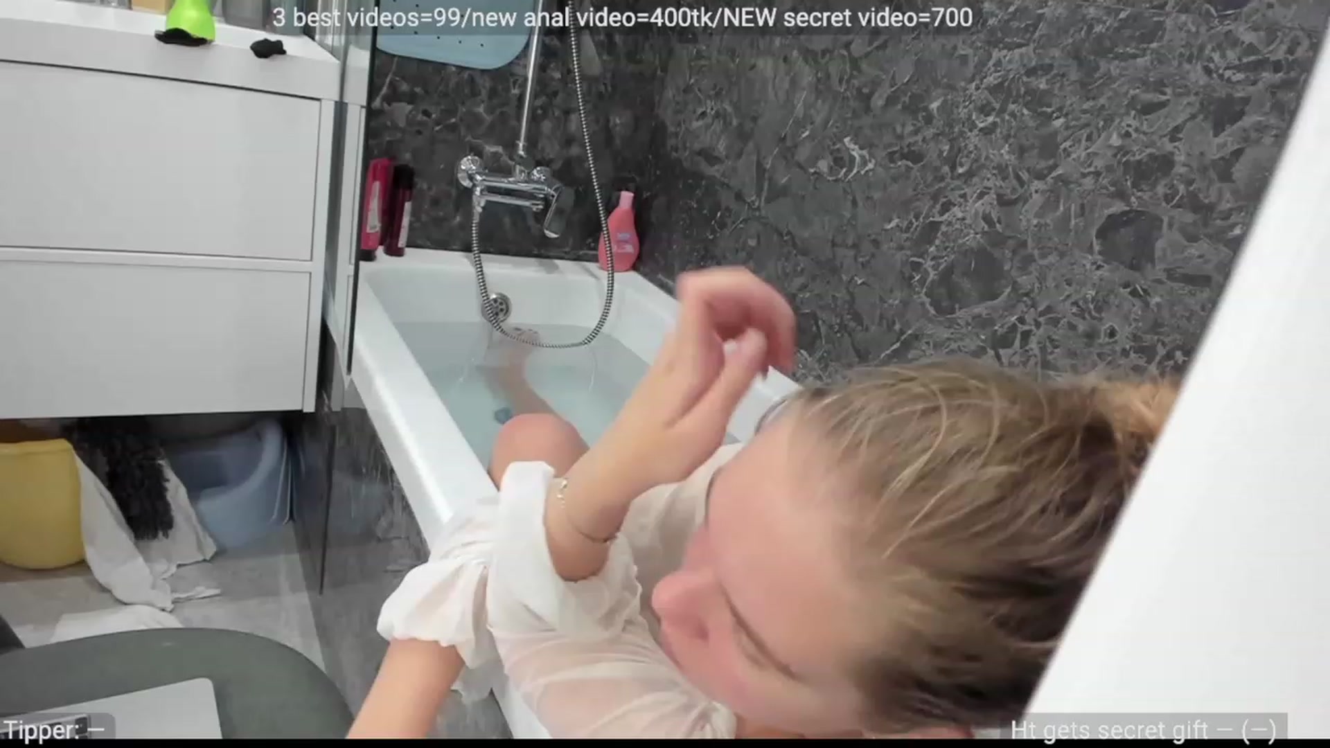 Gallery image thumbnail from WonderMama's myfreecams stream on, 11/15/2022, 20:26 image 16 of 20