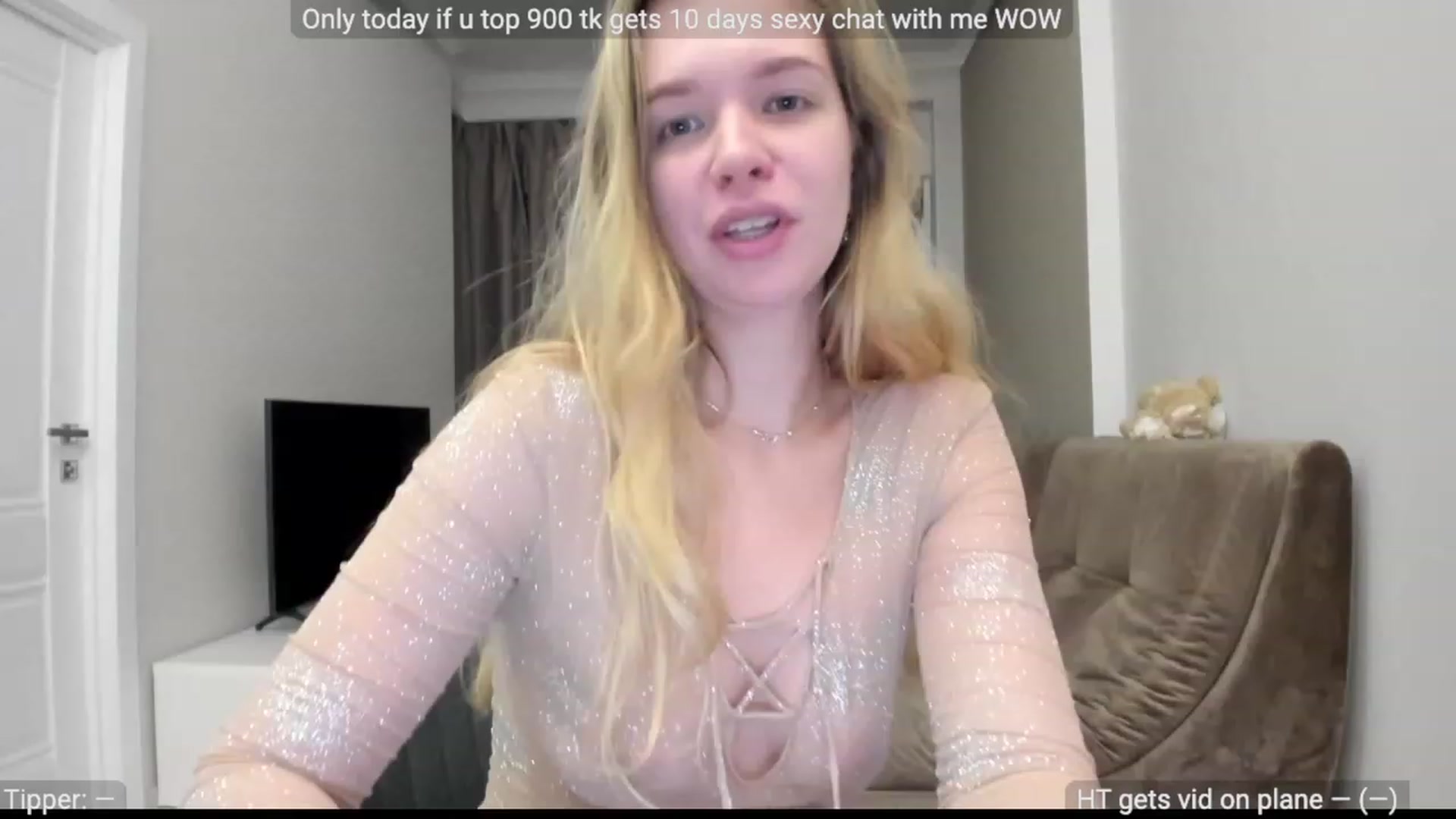 Gallery image thumbnail from WonderMama's myfreecams stream on, 11/21/2022, 20:15 image 8 of 20