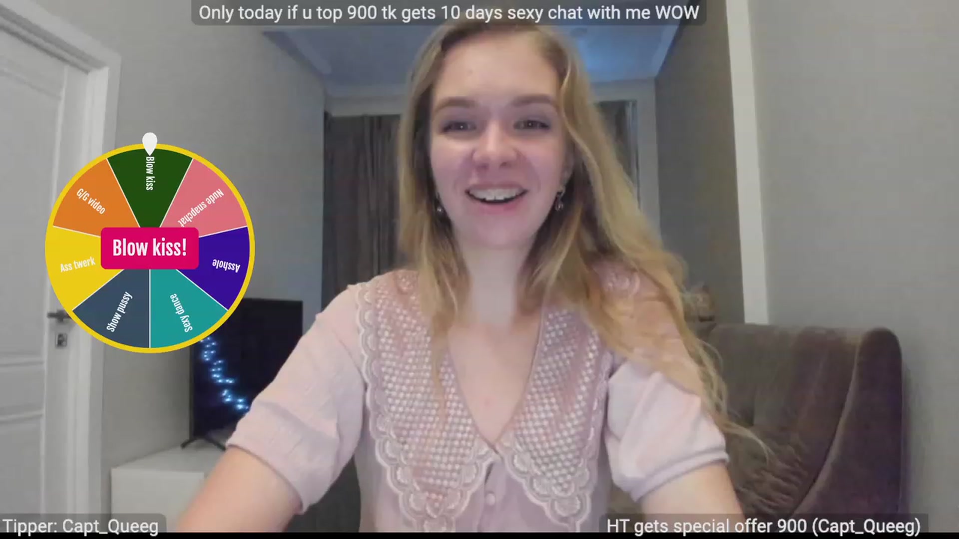Gallery image thumbnail from WonderMama's myfreecams stream on, 11/22/2022, 20:30 image 13 of 20
