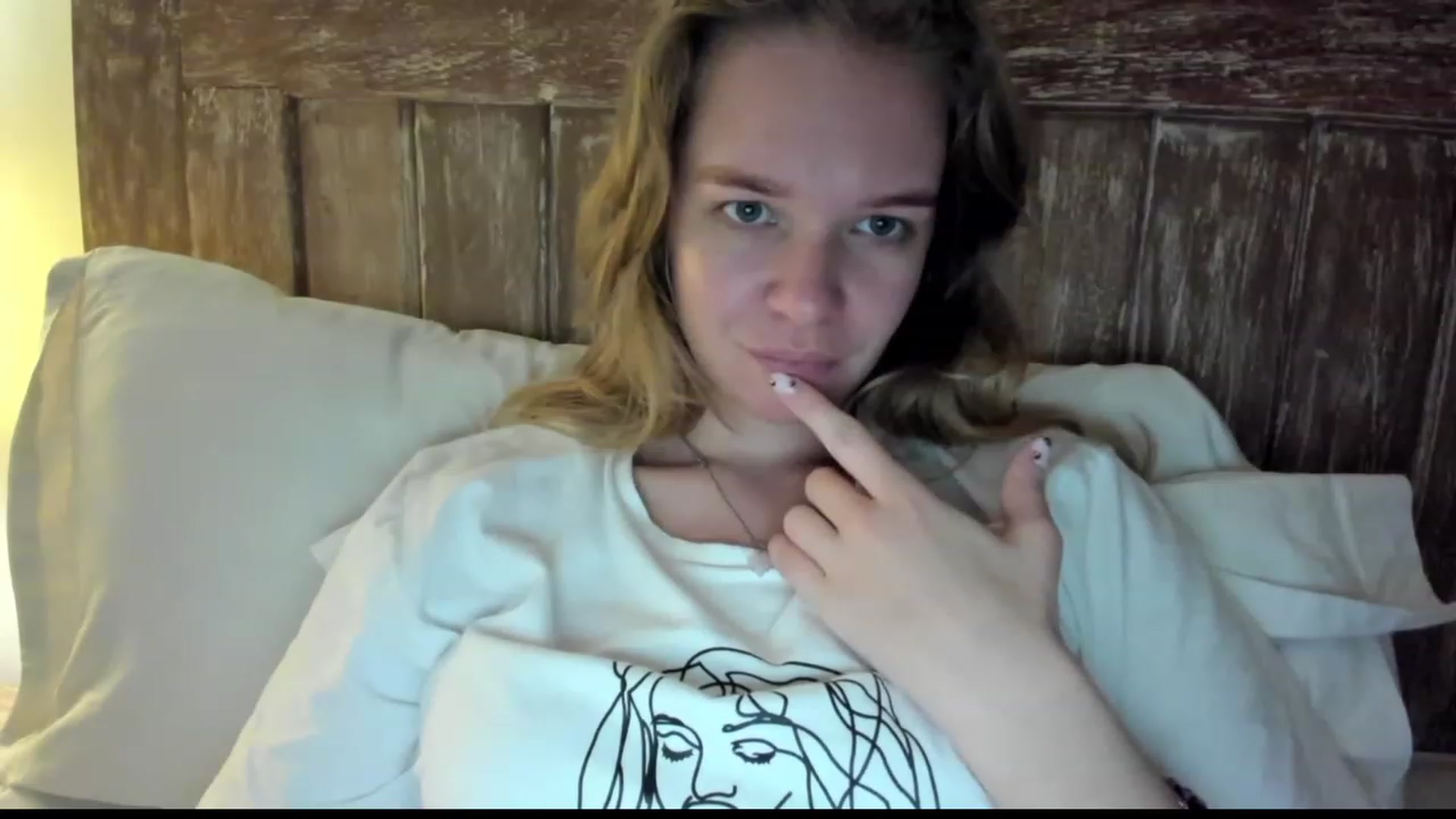 Gallery image thumbnail from WonderMama's myfreecams stream on, 03/10/2023, 08:42 image 8 of 20