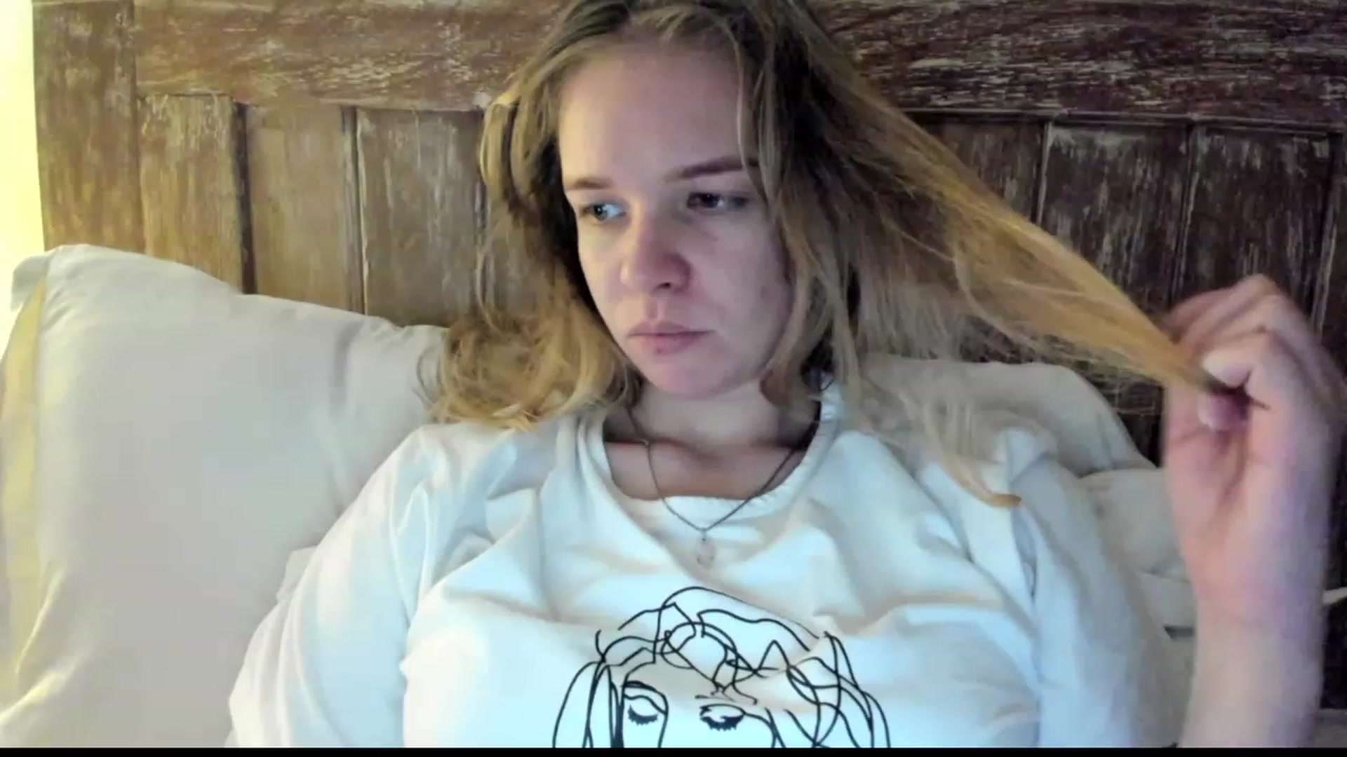 Gallery image thumbnail from WonderMama's myfreecams stream on, 03/10/2023, 08:42 image 6 of 20