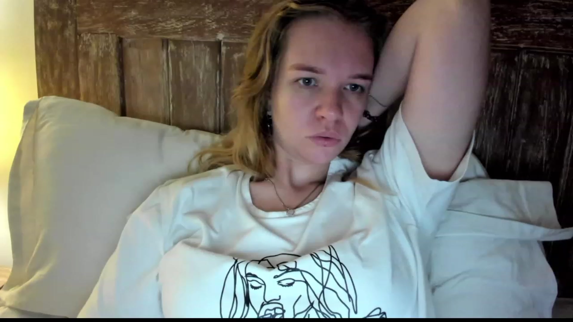 Gallery image thumbnail from WonderMama's myfreecams stream on, 03/10/2023, 08:42 image 16 of 20