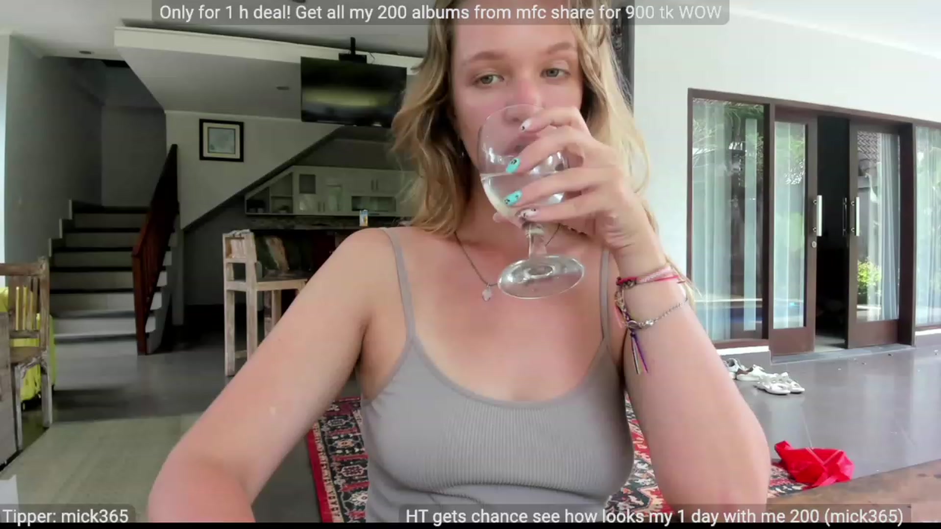 Gallery image thumbnail from WonderMama's myfreecams stream on, 04/06/2023, 05:45 image 4 of 20