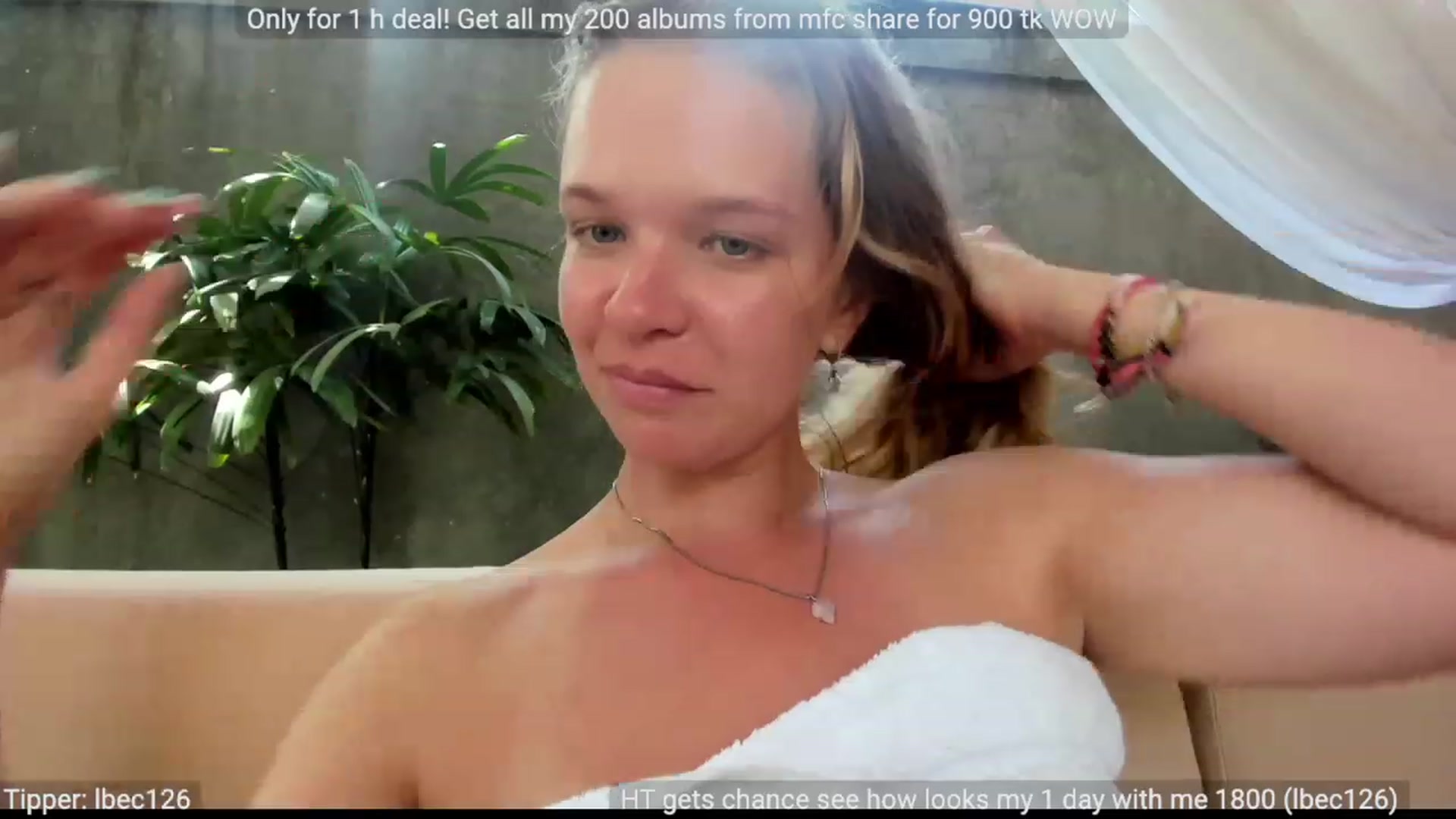 Gallery image thumbnail from WonderMama's myfreecams stream on, 04/06/2023, 06:56 image 2 of 20