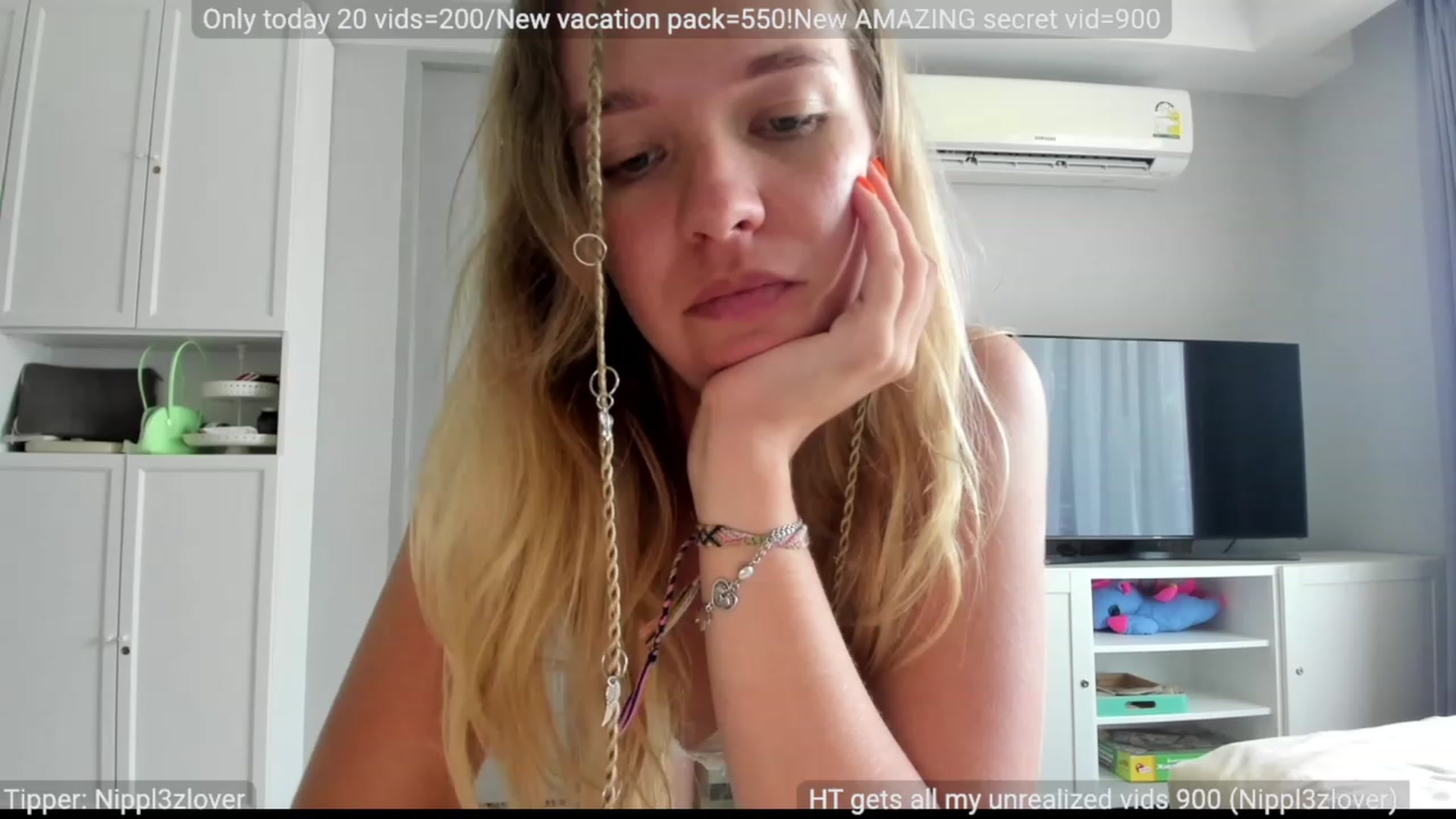 Gallery image thumbnail from WonderMama's myfreecams stream on, 05/12/2023, 06:16 image 9 of 20