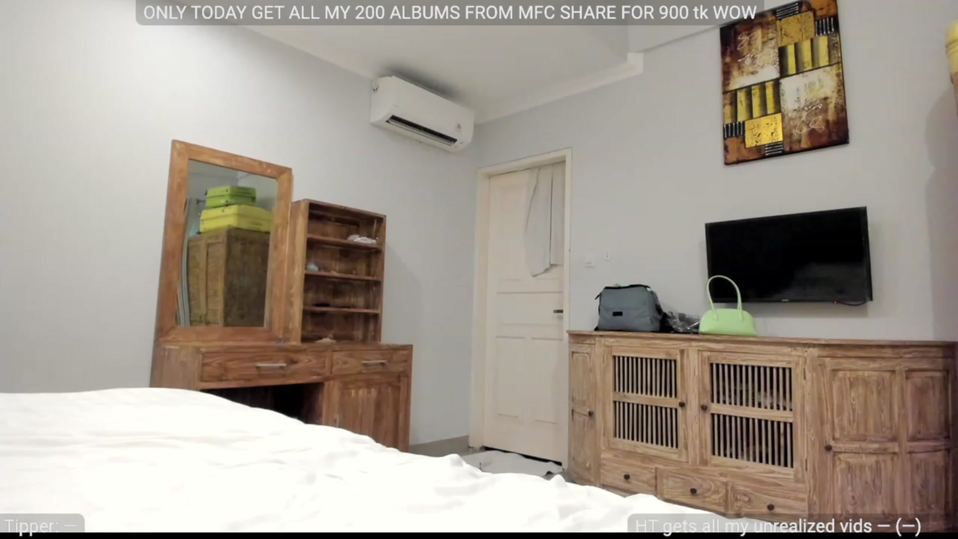 Gallery image thumbnail from WonderMama's myfreecams stream on, 06/01/2023, 08:09 image 8 of 20