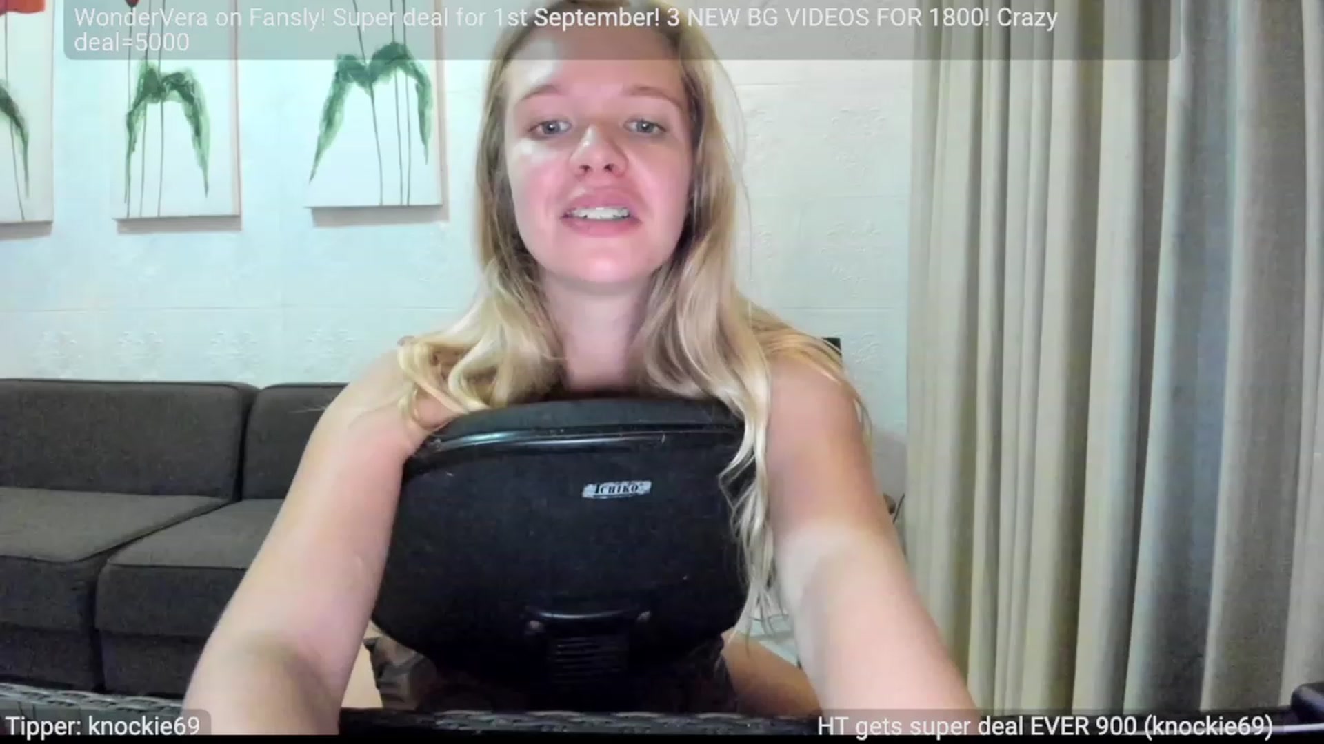 Gallery image thumbnail from WonderMama's myfreecams stream on, 09/02/2023, 16:38 image 11 of 20