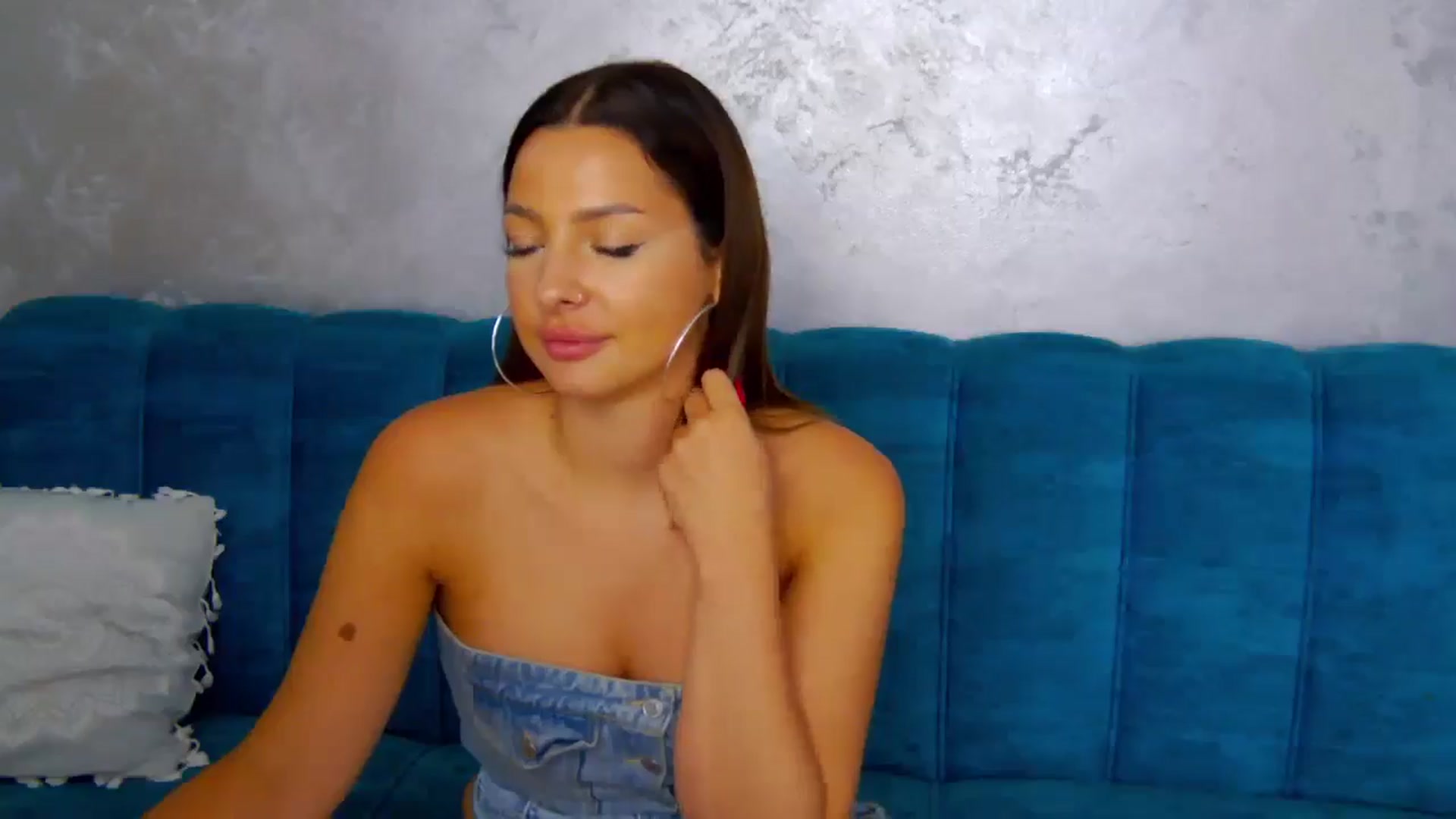 Gallery image thumbnail from WonderWomann's myfreecams stream on, 09/15/2025, 16:38 image 15 of 20