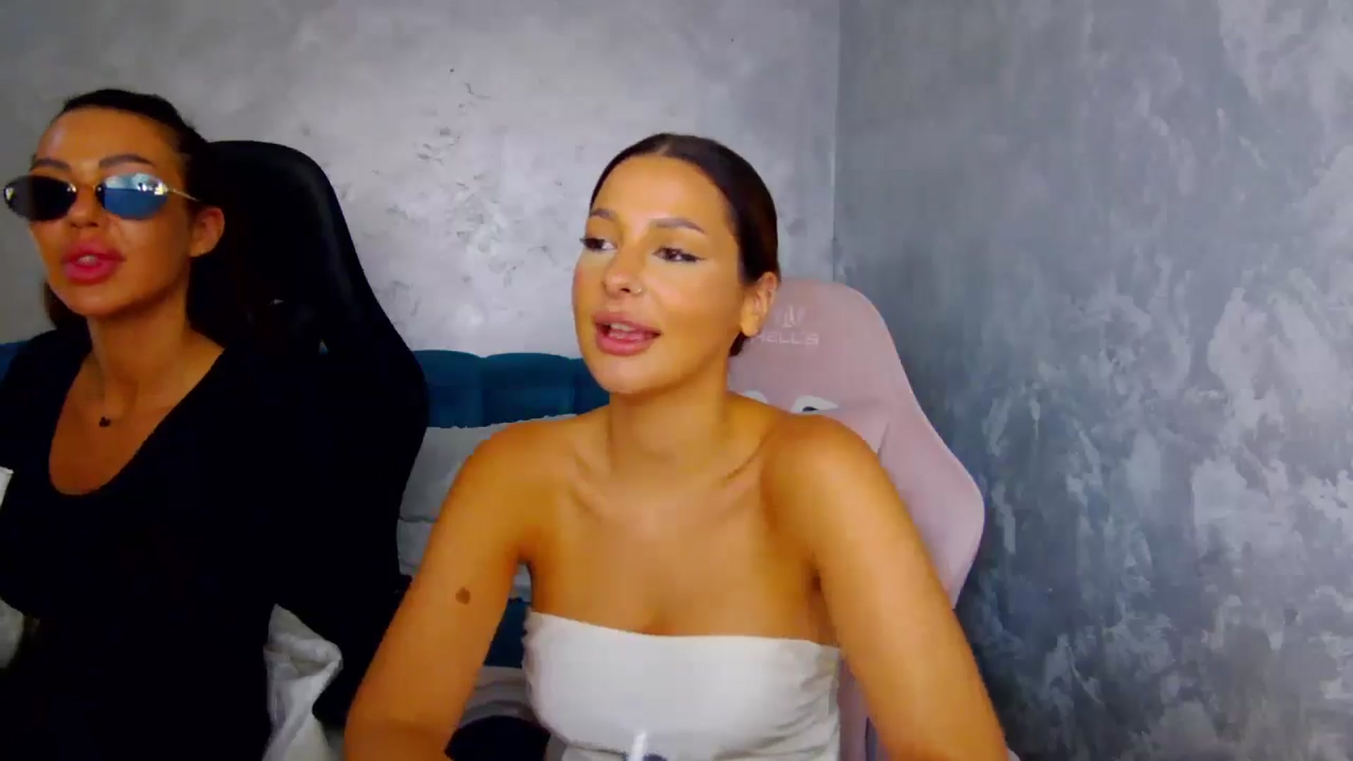 Gallery image thumbnail from WonderWomann's myfreecams stream on, 09/18/2025, 18:03 image 4 of 20