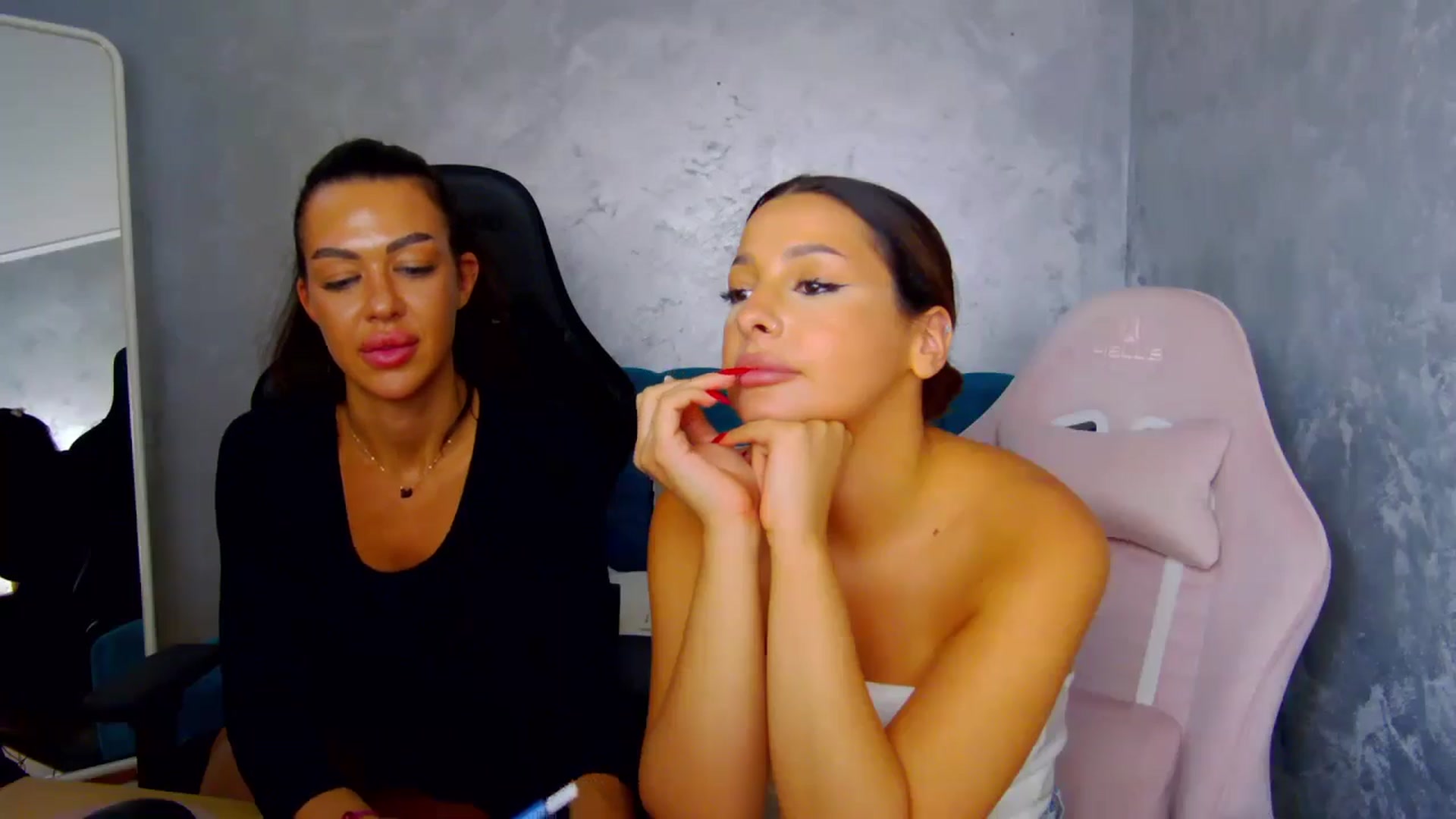 Gallery image thumbnail from WonderWomann's myfreecams stream on, 09/18/2025, 18:03 image 8 of 20