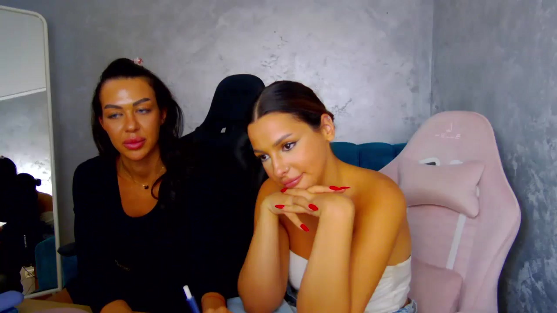 Gallery image thumbnail from WonderWomann's myfreecams stream on, 09/18/2025, 18:03 image 11 of 20