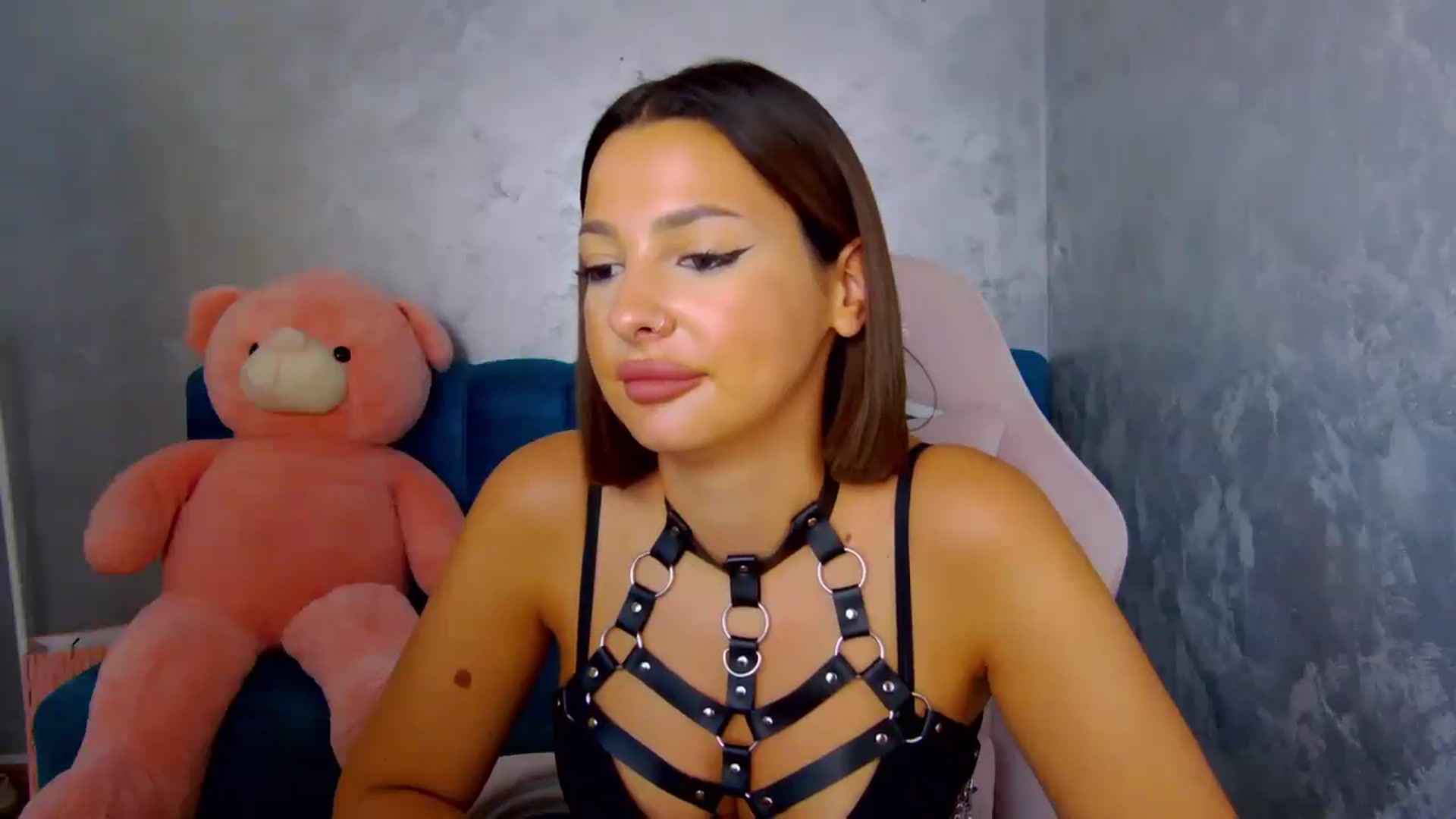 Gallery image thumbnail from WonderWomann's myfreecams stream on, 09/19/2025, 17:00 image 3 of 20