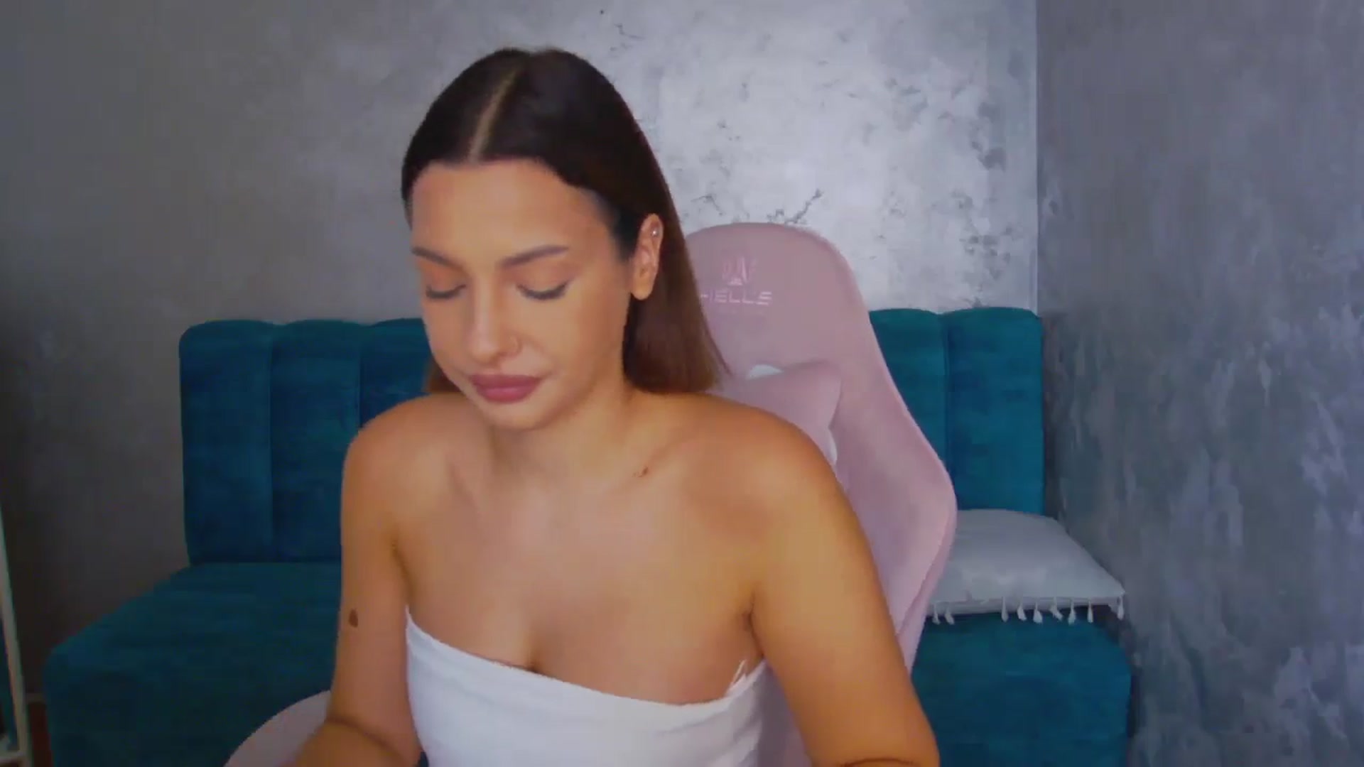 Gallery image thumbnail from WonderWomann's myfreecams stream on, 09/28/2025, 16:08 image 2 of 20