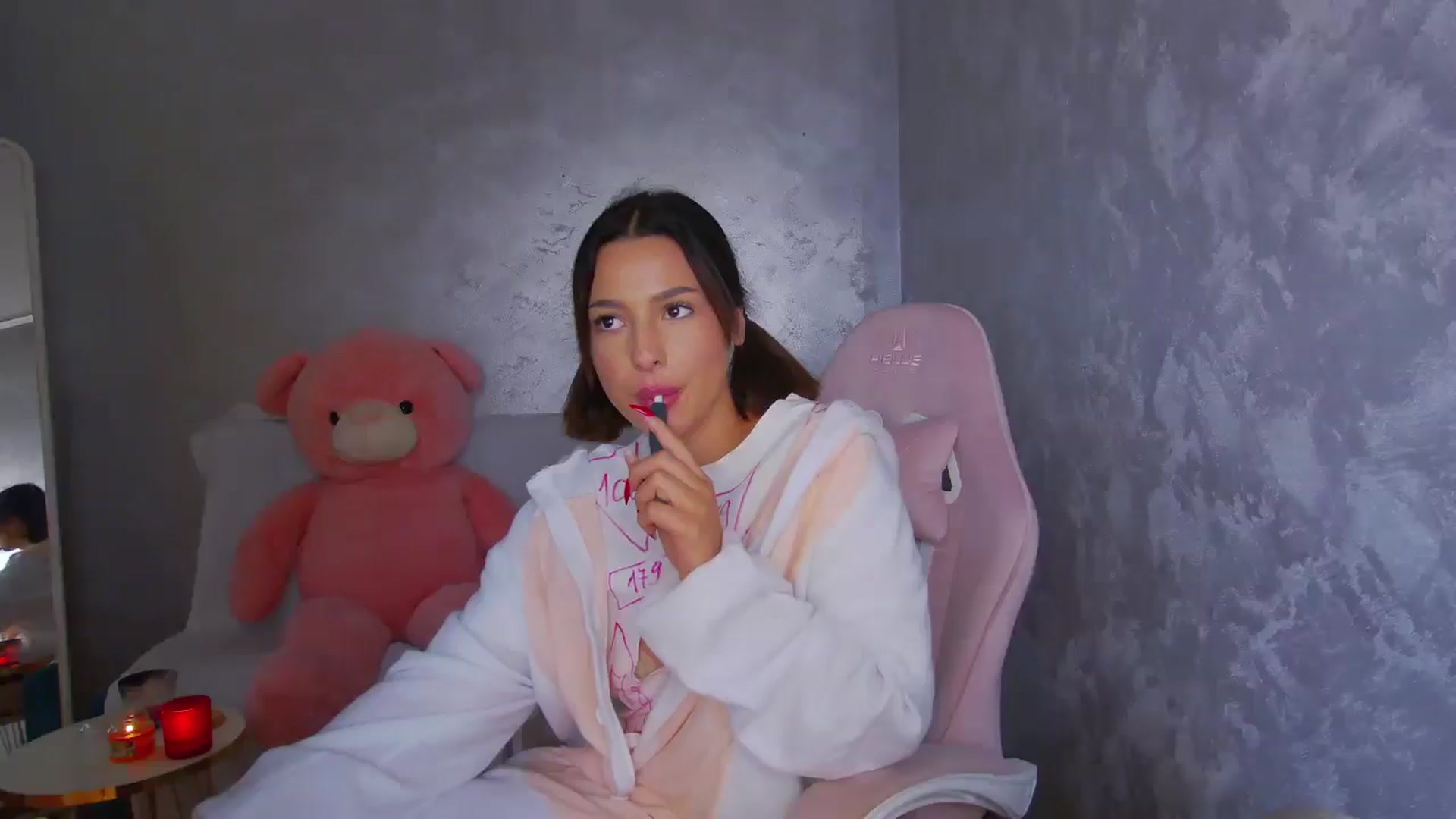 Gallery image thumbnail from WonderWomann's myfreecams stream on, 10/03/2025, 15:04 image 18 of 20