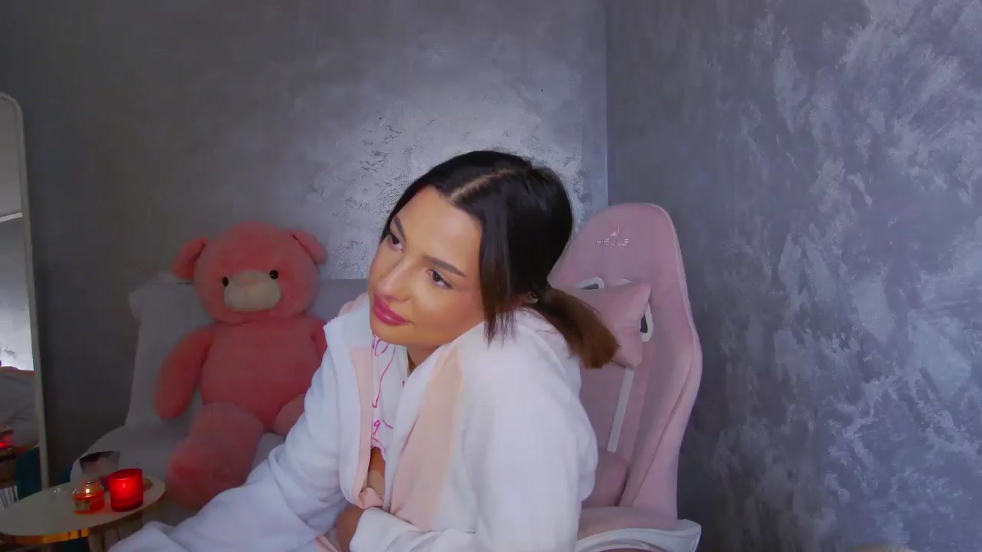 Gallery image thumbnail from WonderWomann's myfreecams stream on, 10/03/2025, 15:04 image 11 of 20