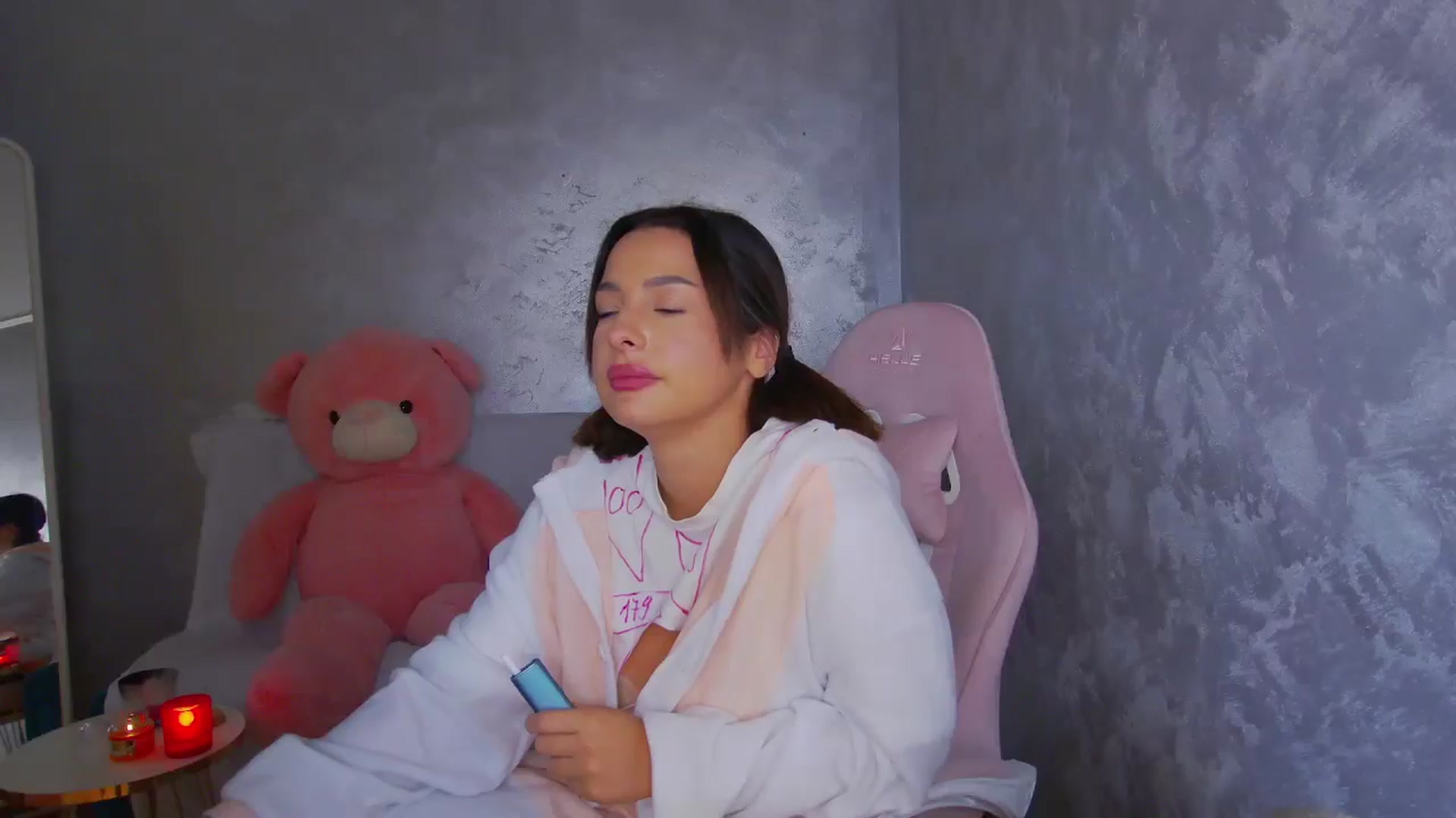 Gallery image thumbnail from WonderWomann's myfreecams stream on, 10/03/2025, 15:04 image 15 of 20