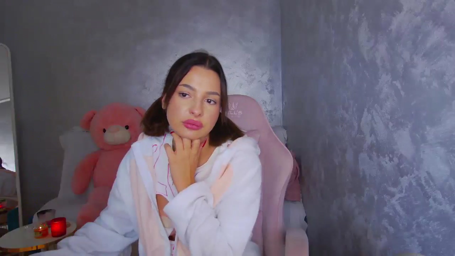 Gallery image thumbnail from WonderWomann's myfreecams stream on, 10/03/2025, 15:04 image 3 of 20