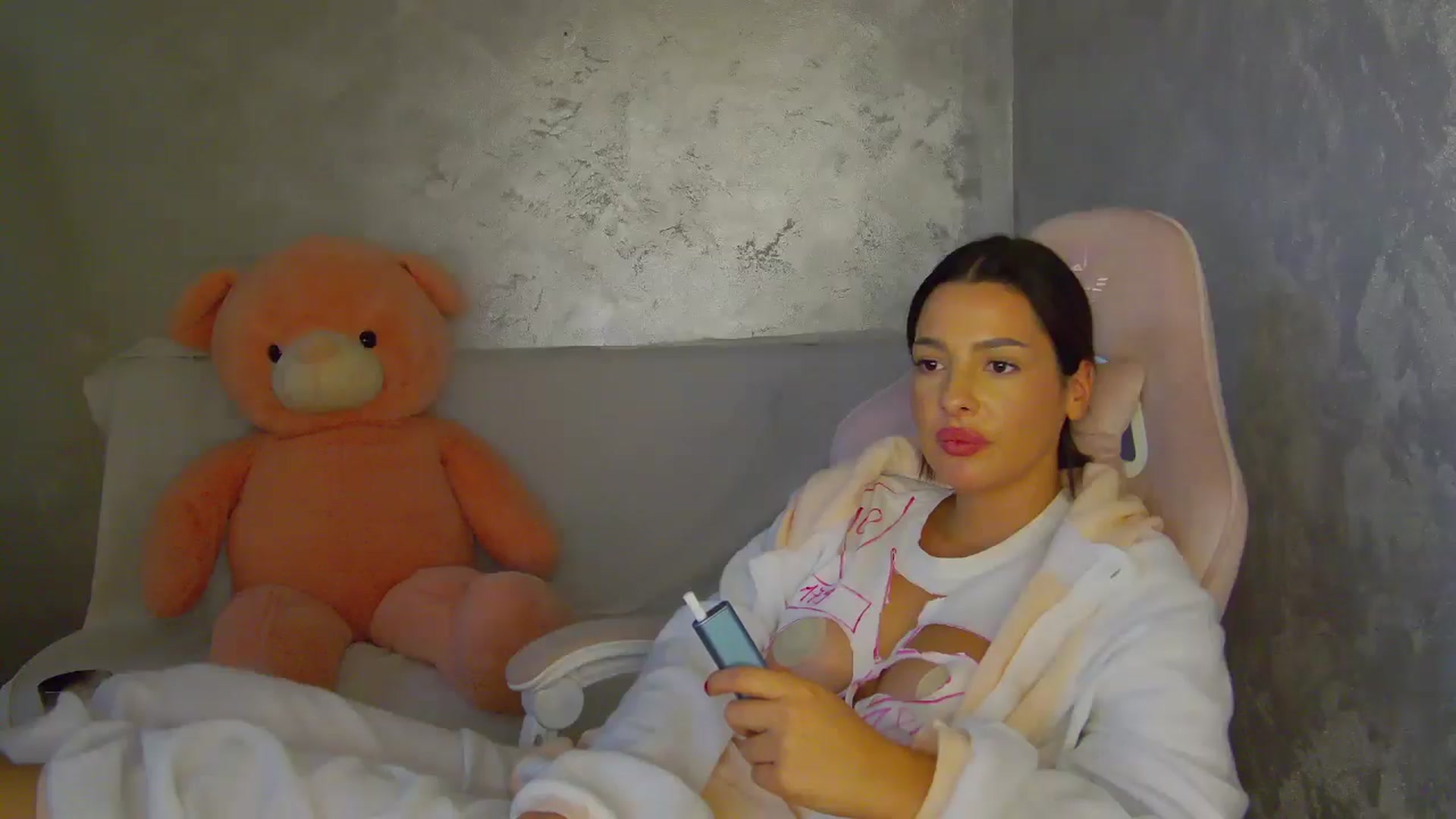 Gallery image thumbnail from WonderWomann's myfreecams stream on, 10/03/2025, 18:30 image 13 of 20
