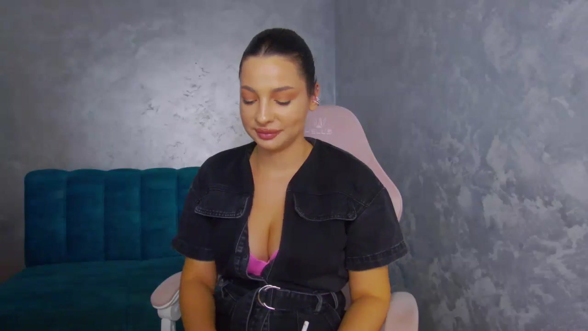 Gallery image thumbnail from WonderWomann's myfreecams stream on, 10/09/2025, 14:44 image 7 of 20
